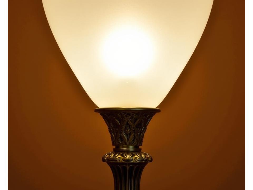 La Lampe Art Déco - Lampe sur pied style Art Déco illuminée