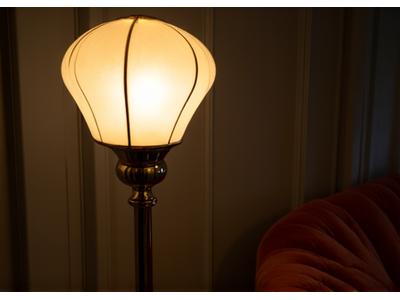 La Lampe Art Déco - Lampe sur pied au design Art Déco en laiton et verre